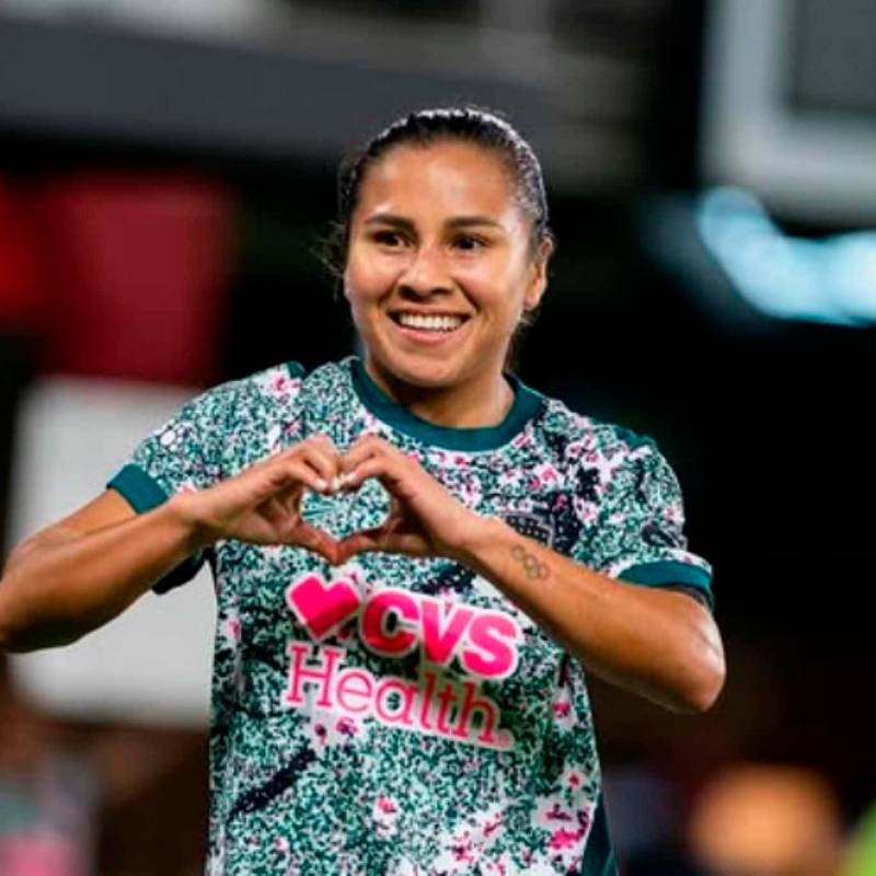 La jugadora colombiana Leicy Santos recibió un importante nominación en Estados Unidos por su labor social en su pueblo, Lorica, Córdoba. FOTO TOMADA INSTAGRAM 
