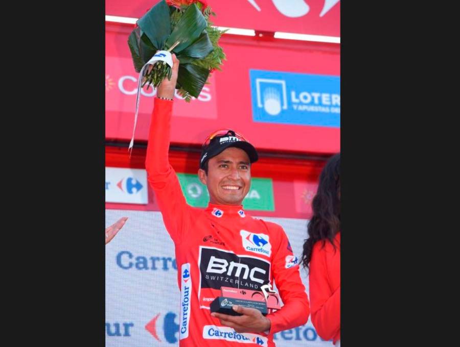 Darwin Atapuma fue uno de los colombianos que mostró talento y valentía en la Vuelta a España, donde llegó a ser líder. Ahora, cinco escarabajos buscan también protagonismo. FOTO Getty