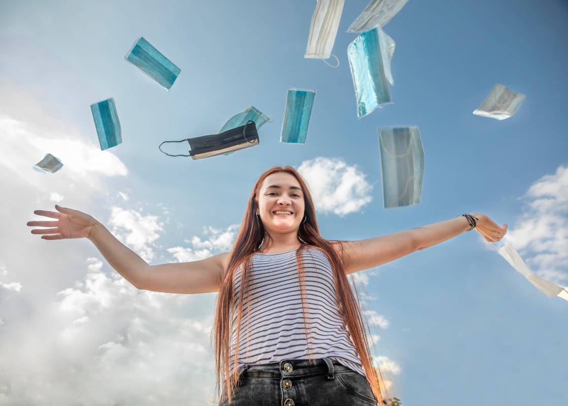 Las personas se despojaron del tapabocas, prenda que los acompaña desde el inicio de la pandemia FOTO CAMILO SUÁREZ