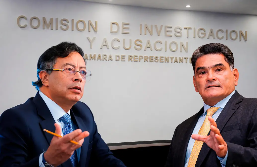 El presidente Gustavo Petro ha sido denunciado en la Comisión de Acusaciones por supuesta participación indebida en política; el procurador general Gregorio Eljach también le sigue la pista al tema, pero la verdad es que las pesquisas no avanzan. <b><span class="mln_uppercase_mln"> </span></b>FOTO<b><span class="mln_uppercase_mln"> Presidencia y Colprensa</span></b>