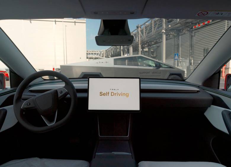 Tesla tuvo que retirar más de 6.000 Cybertruck del mercado por presentar fallos. FOTO TOMADA DE X (@cybertruck). 