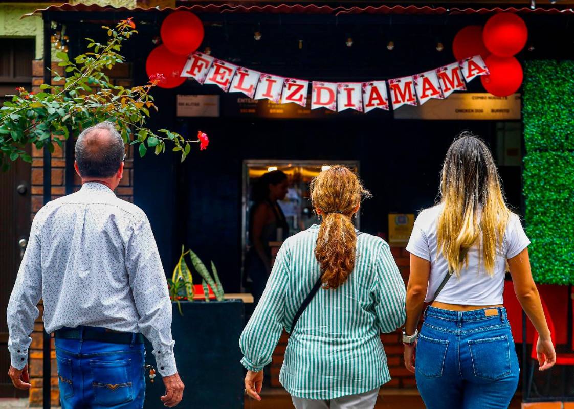 Día de la Madre llegó con cambios y sin restricciones en restaurantes. Foto: Manuel Saldarriaga 