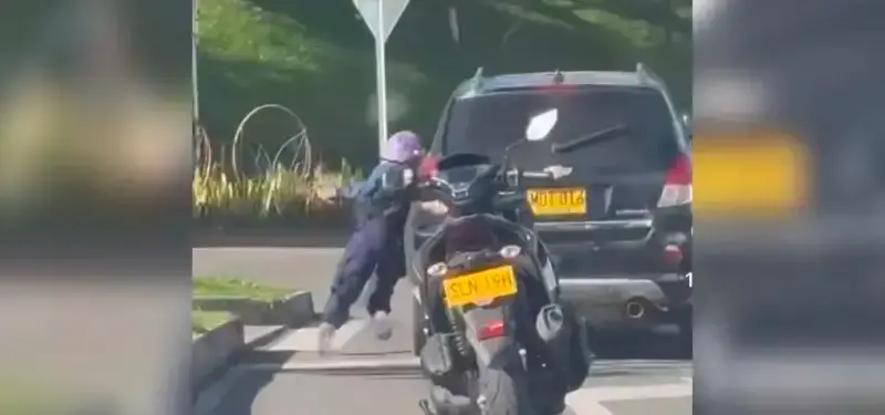 Video | Una mujer fue arrastrada varios metros por un conductor en Rionegro, Antioquia