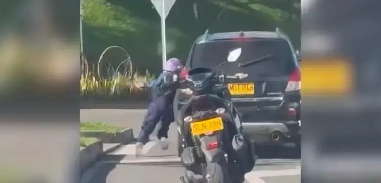 Video | Una mujer fue arrastrada varios metros por un conductor en Rionegro, Antioquia