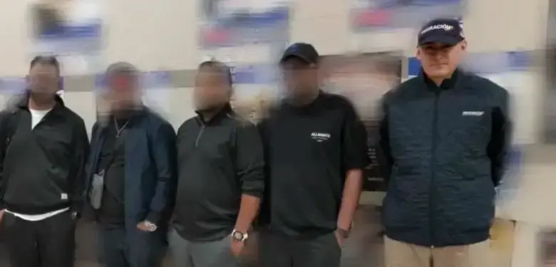 Devolvieron a cinco gringos por sospechas de explotación sexual