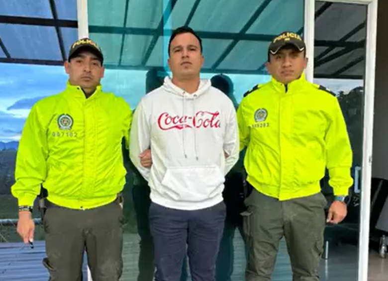 Alias Pure Cartier, capturado en una finca en El Peñol, Oriente antioqueño. FOTO: Policía