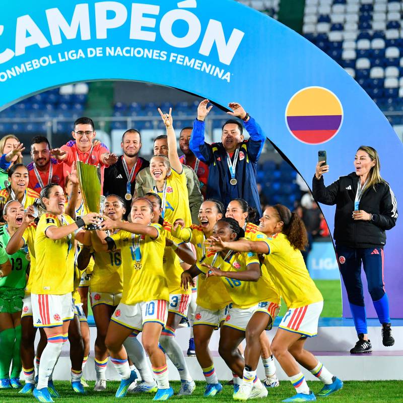 La Selección Colombia femenina, que ha vivido un proceso de renovación, celebró su primer título internacional al coronarse campeona de la Liga de Naciones Femenina. FOTO afp