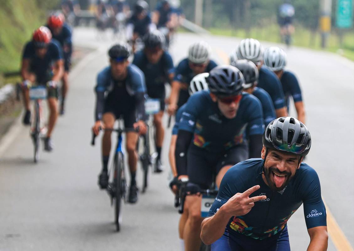 Luego de cuatro años, el Clásico de Ciclismo El Colombiano retornó este domingo 26 de marzo a las calles de manera competitiva. Foto: MANUEL SALDARRIAGA QUINTERO.