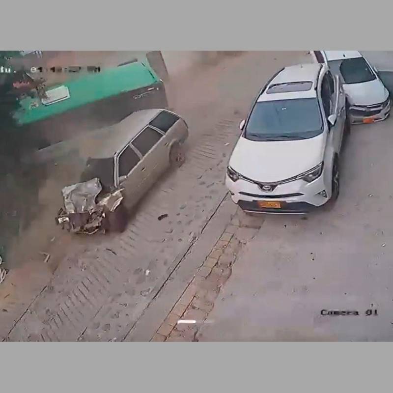 El accidente quedó registrado en las cámaras de seguridad del sector. FOTO CAPTURA DE VIDEO