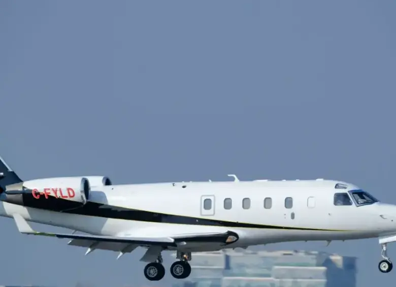 Un avión ambulancia con seis personas a bordo desapareció durante la madrugada de este sábado 3 de octubre mientras sobrevolaba el océano Atlántico rumbo a Boston, Estados Unidos. FOTO: Getty.