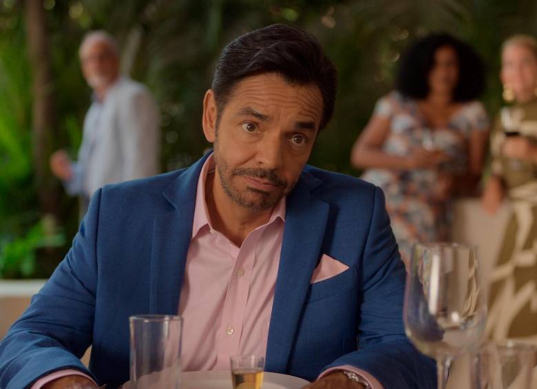 Eugenio Derbez en Acapulco, en su tercera temporada que se estrena este 1 de mayo. FOTO: Cortesía Apple TV
