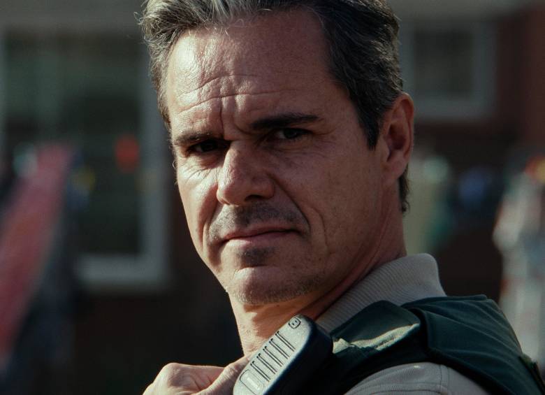 Tony Dalton en su papel del villano Ray Vega en la serie Sugar, que actualmente se emite por Apple TV. FOTO cortesía Apple TV