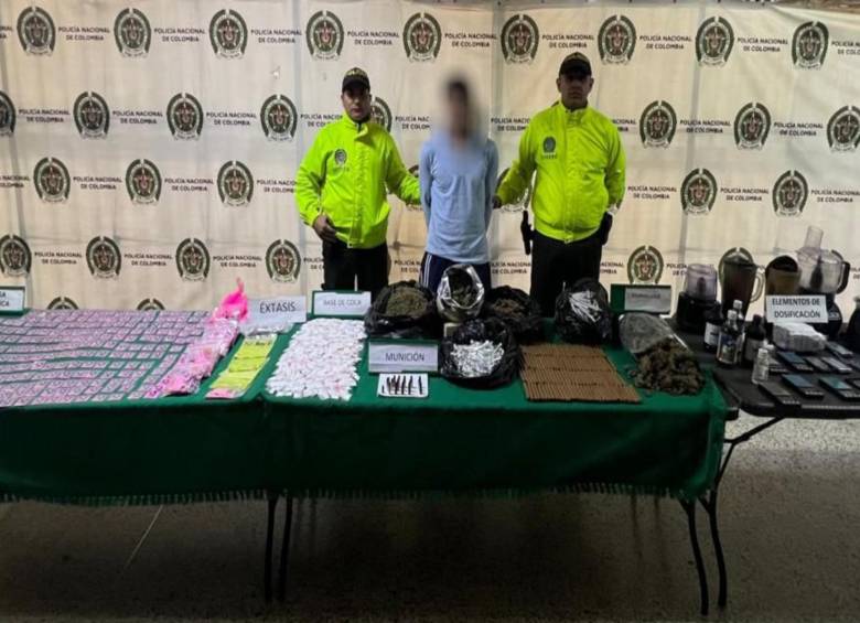 Parte de la droga incautada en uno de los operativos en Castilla, Medellín. FOTO: Cortesía
