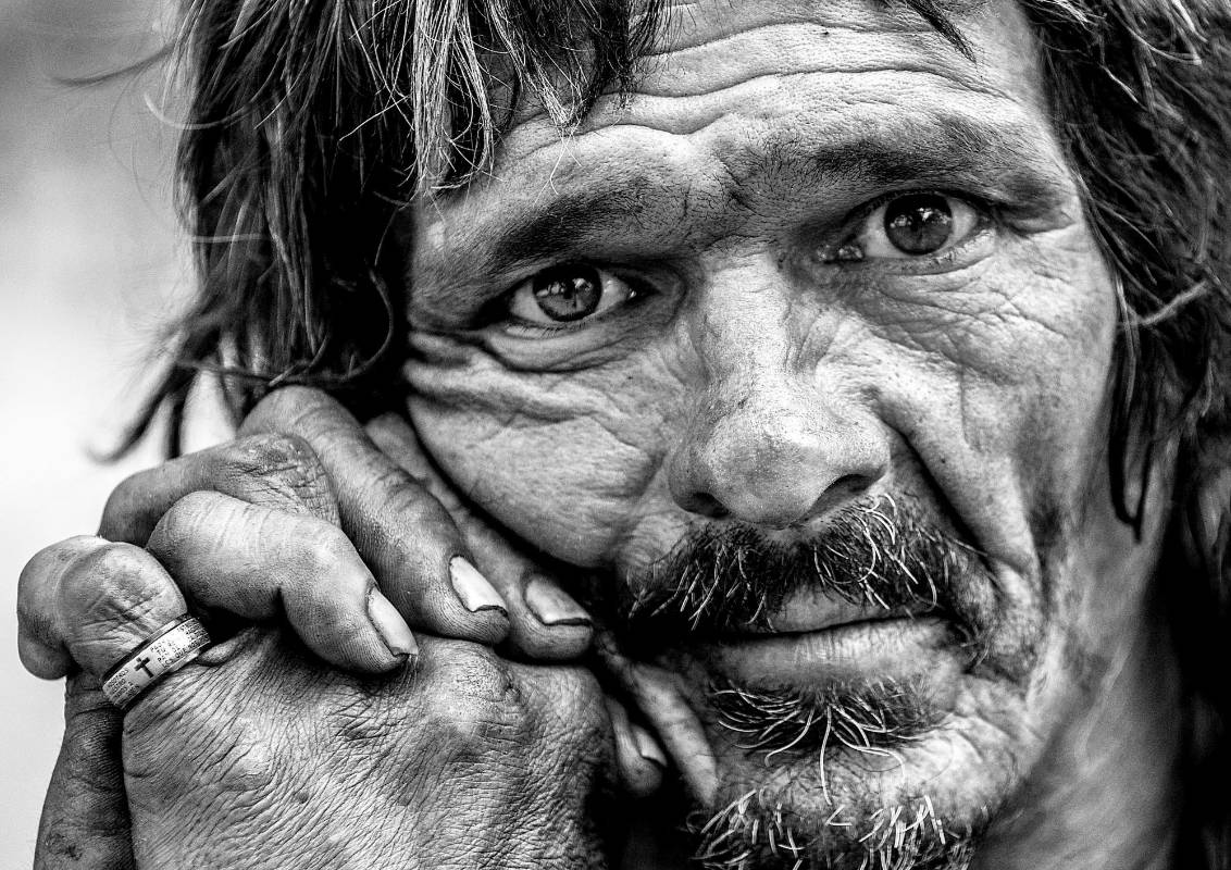 Retratos de vida con habitantes en situación de calle que viven y recorren las calles de Medellín. Foto: Julio Herrera