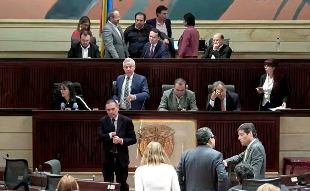 Poco antes de las 5 de la tarde de este miércoles, 26 de noviembre, arrancó el debate del proyecto de reforma tributaria. FOTO tomada de YouTube