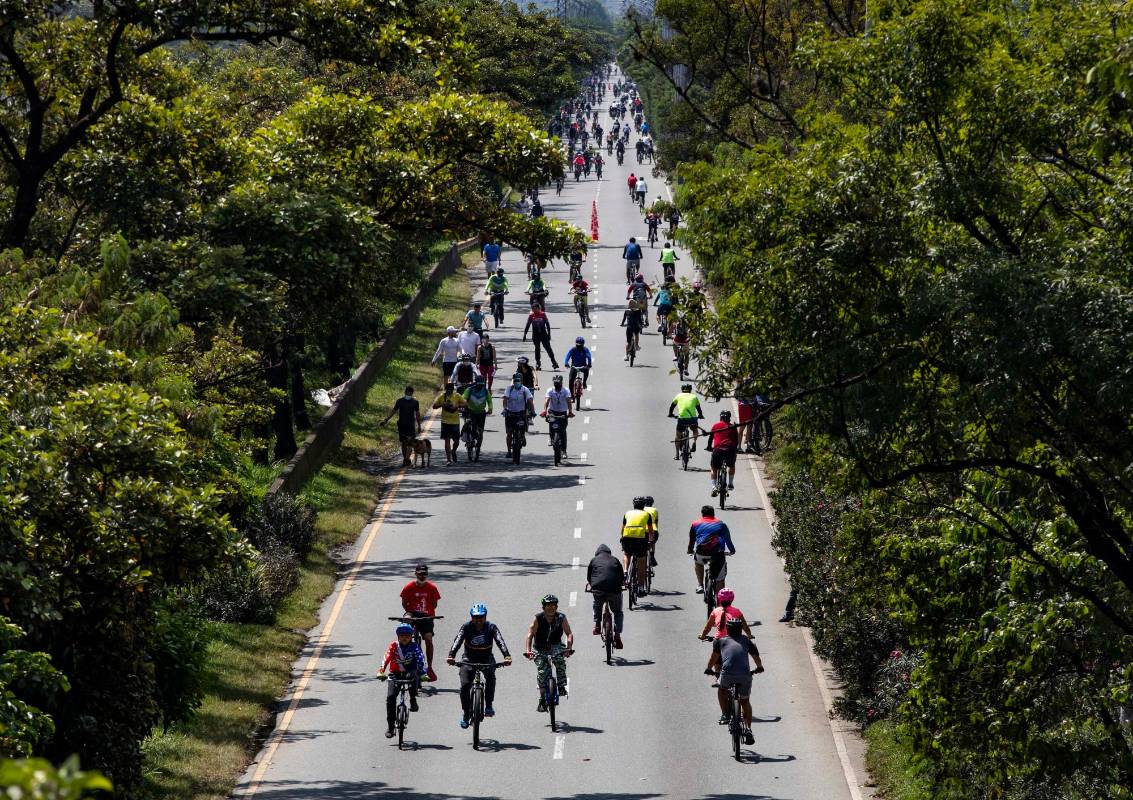 Desde el 29 de diciembre de 2020 no se implementaba esta actividad recreativa y deportiva en la capital de Antioquía, sin embargo, las nocturnas todavía no funcionarán por el toque de queda. Foto: Manuel Saldarriaga Quintero