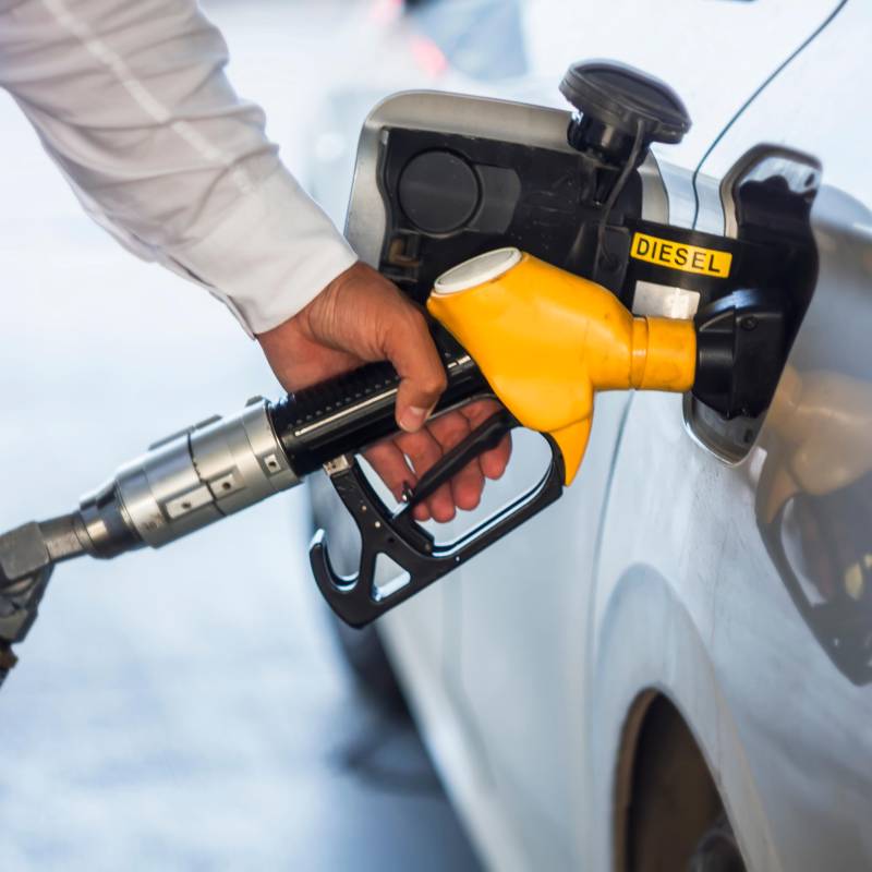 Este ajuste metodológico se da por las diferencias relevantes entre los precios locales de los combustibles y las referencias externas. Foto: GETTY