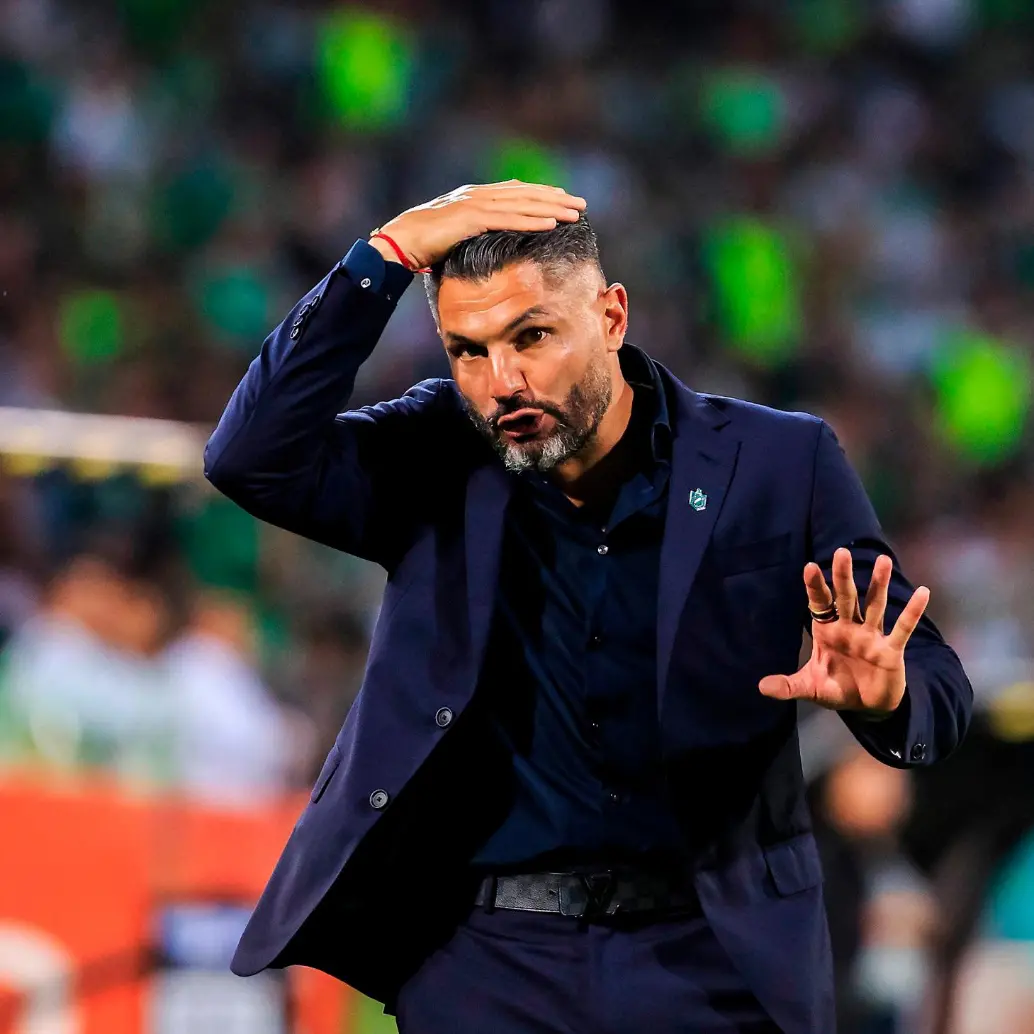 El entrenador argentino Javier Gandolfi solo ganó un título con Nacional: la Supercopa de Colombia en enero, contra Bucaramanga. FOTO: CAMILO SUÁREZ