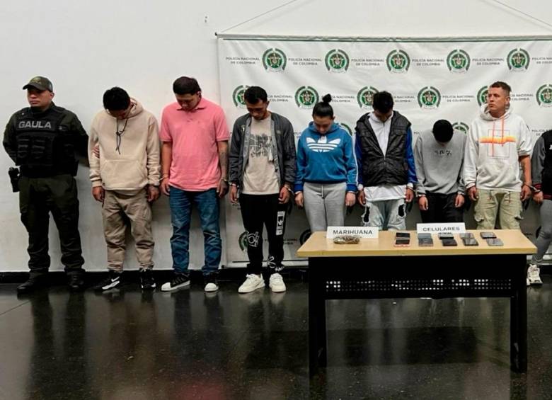 En una serie de allanamientos, las autoridades detuvieron a 12 personas y luego otras 3 se entregaron. FOTO: Cortesía Fiscalía