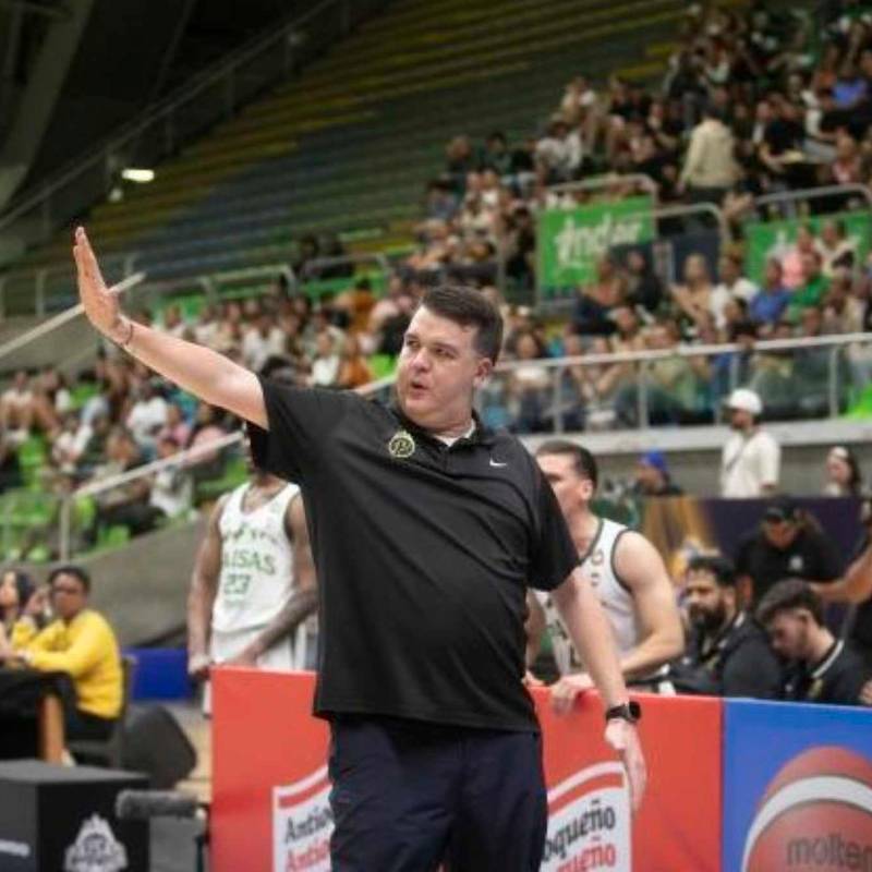 El técnico venezolano Daniel Seoane está convencido que los jugadores que llegarán a Paisas para complementarse con el grupo que ya entrena, darán un gran espectáculo y la clasificación a la siguiente fase de la BCL. FOTO: ESNEYDER GUTIÉRREZ. 