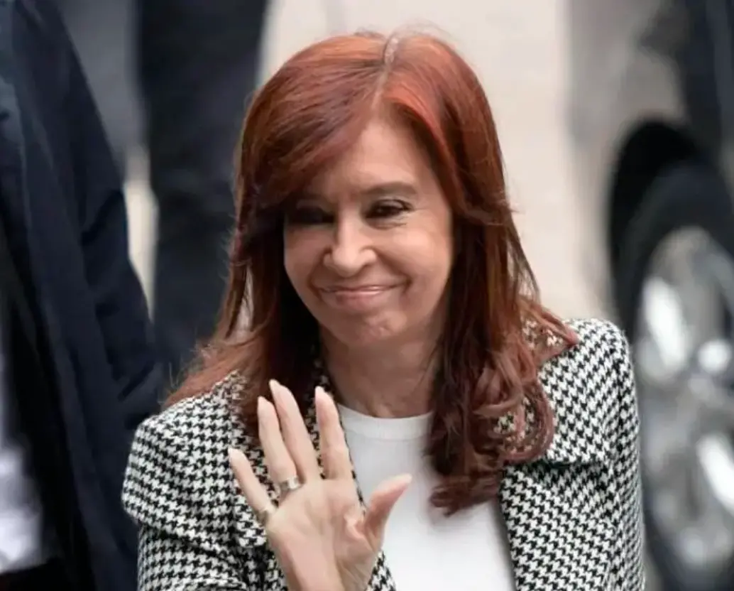La expresidenta podrá recibir visitas de su grupo familiar, abogados defensores y médicos, pero deberá pedir permiso a la Justicia para recibir a otras personas. FOTO: AFP