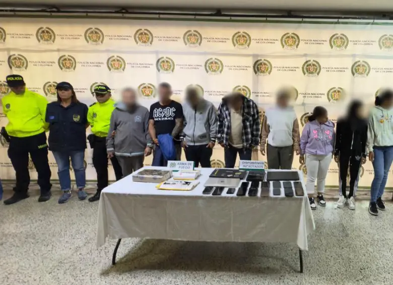 Tres presuntos integrantes de una red de trata de personas cayó en Medellín. FOTO: Policía Metropolitana