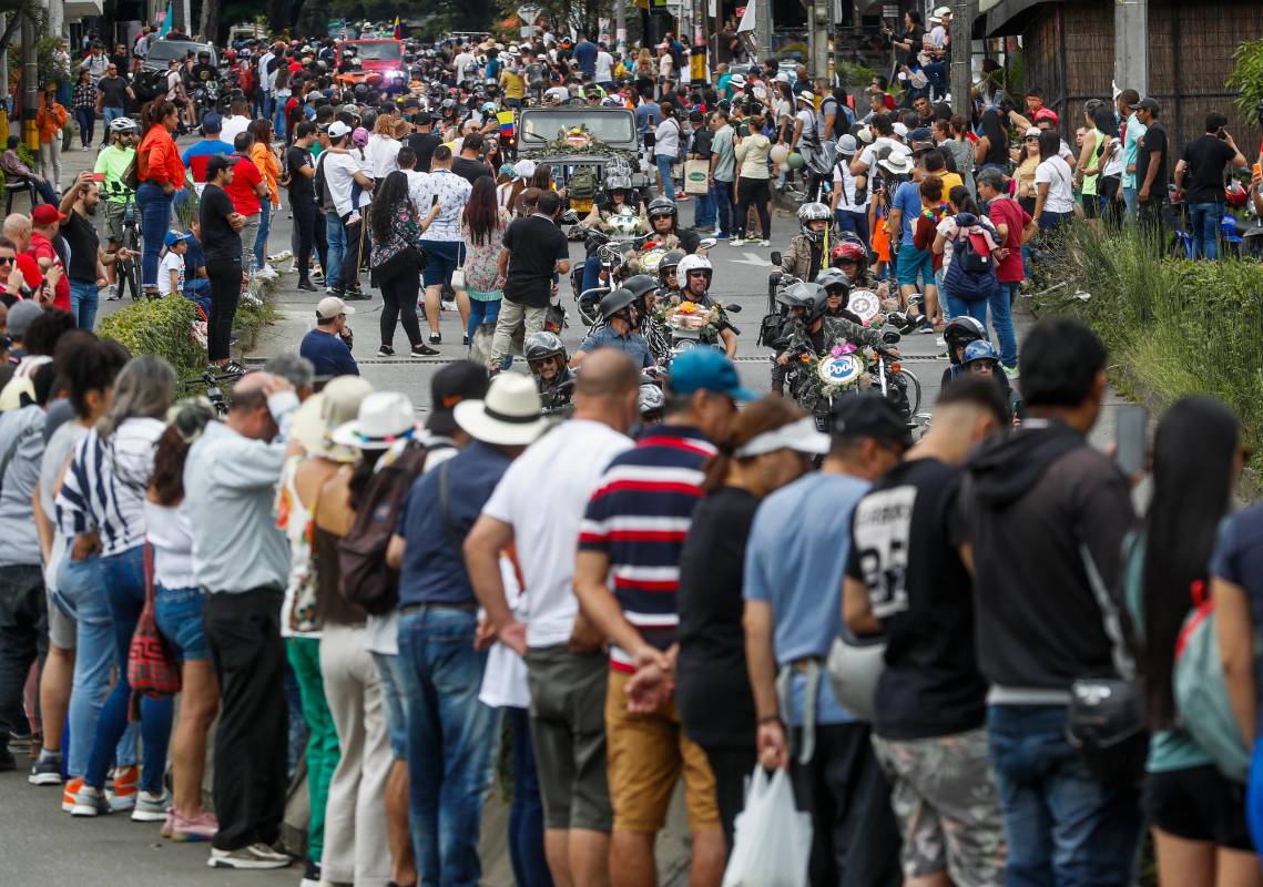 Un gran número de personas se dieron cita en diferentes sitios para disfrutar del desfile. Foto: MANUEL SALDARRIAGA QUINTERO.