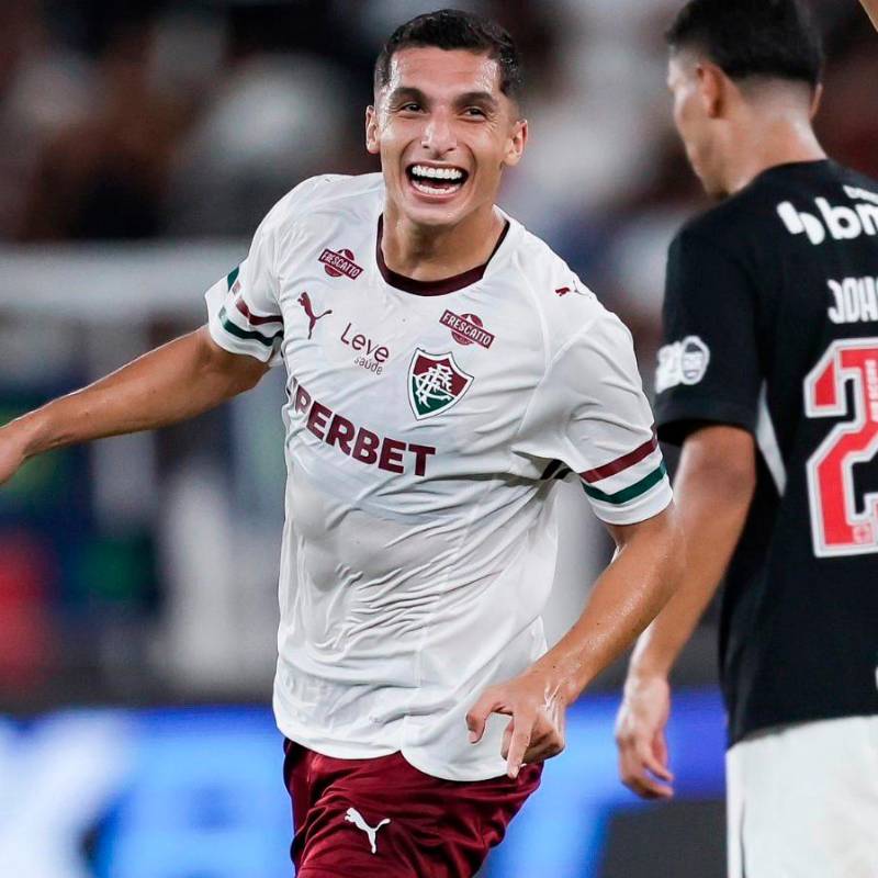 El colombiano Kevin Serna celebra el tanto que marcó con Fluminense en el duelo de ida de la semifinal del Carioca Serie A. FOTO TOMADA X@FluminenseFC.