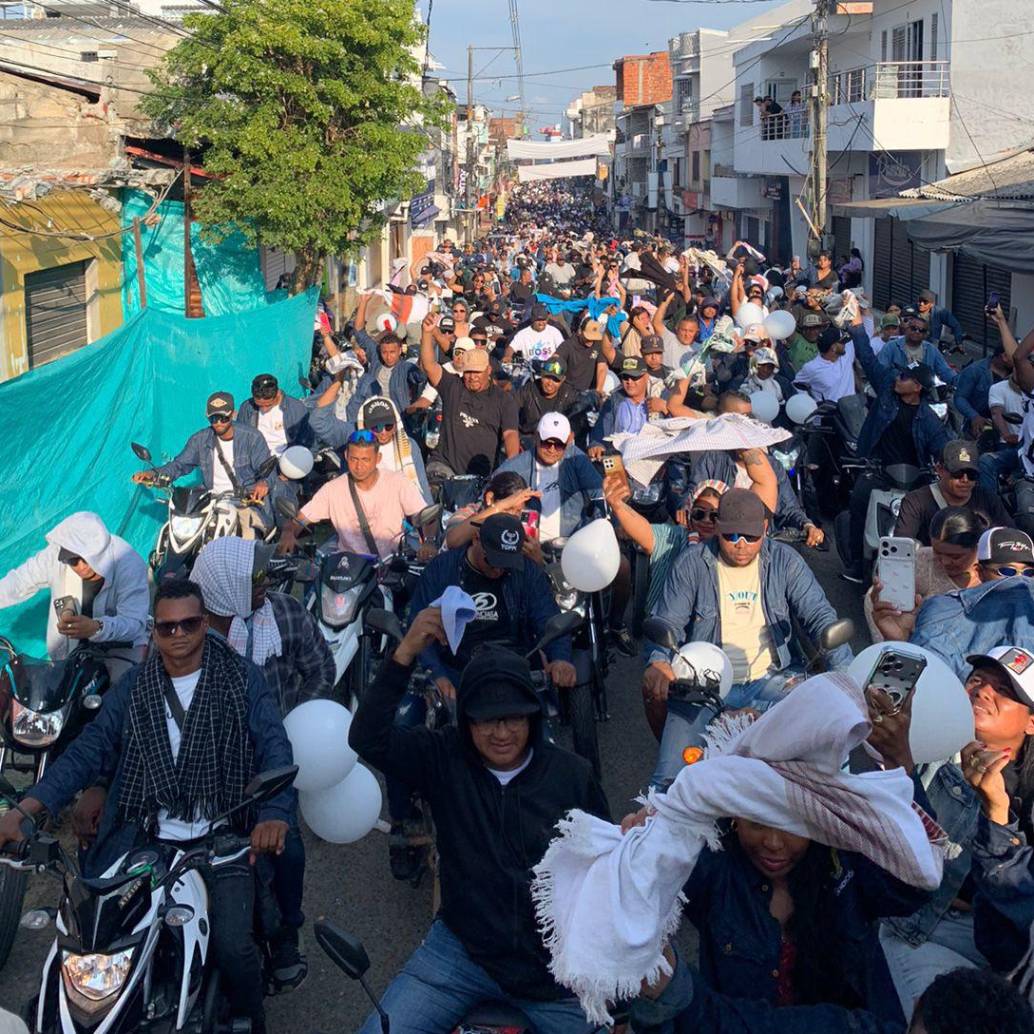 Manifestación de mineros en calles de Caucasia. FOTO: imagen tomada de redes