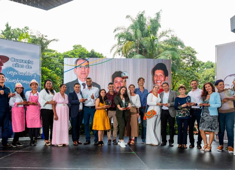 Los premios Aurelio Llano Posada se celebraron en Medellín el jueves pasado. FOTO CORTESÍA DE LA fundación aurelio llano Posada. 