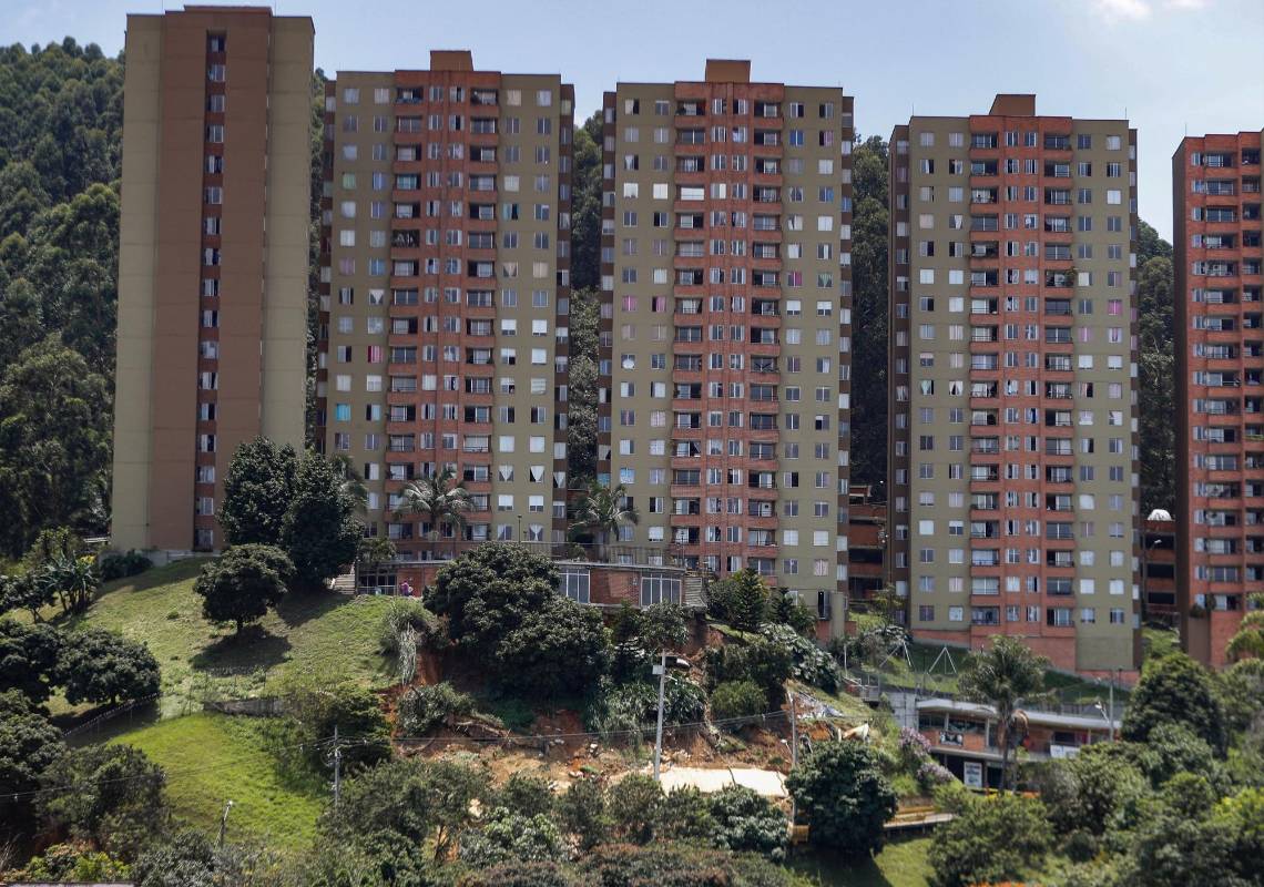 Se espera que en las próximas horas el Dagrd amplíe la información y determine las medidas a tomar para mitigar el riesgo para los habitantes y la rehabilitación de la vía. Foto Manuel Saldarriaga