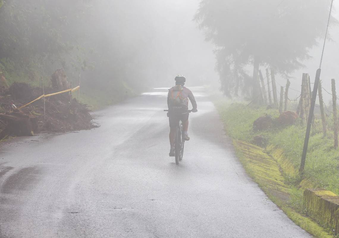 Los primeros 72,5 kilómetros de vía al mar, entre el alto de Boquerón y San Jerónimo, nacieron por la necesidad de Antioquia de abrirse al mundo. Foto Juan Antonio Sánchez Ocampo 