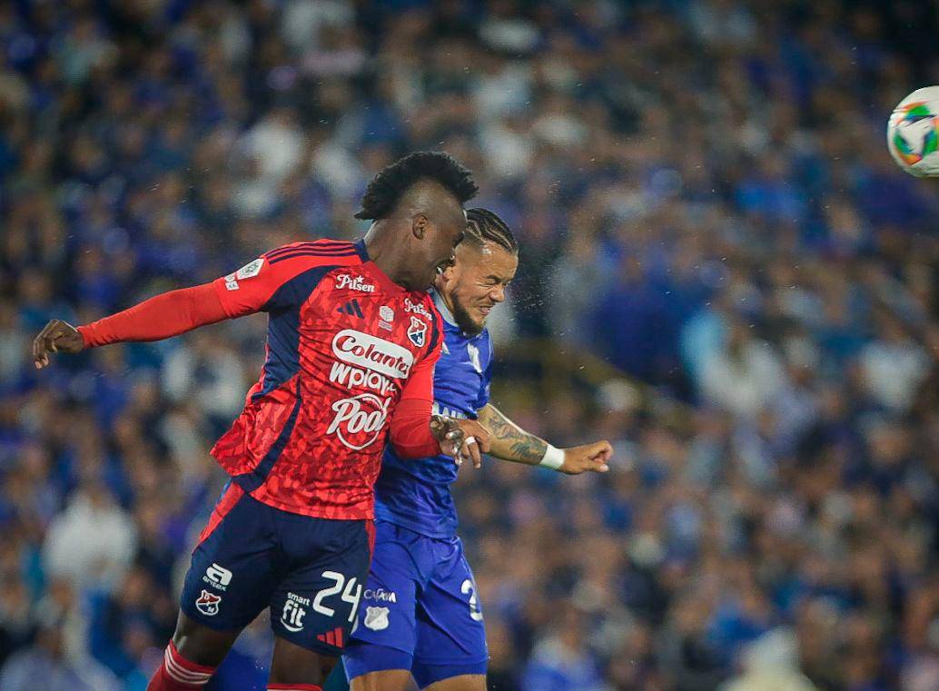 El defensa central José Ortiz fue uno de los que mayor consistencia mostró en el enfrentamiento contra el cuadro bogotano. Foto: Colprensa