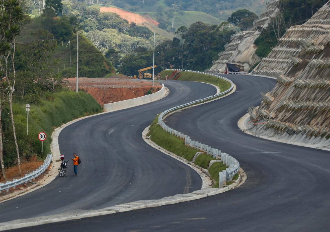 El proyecto, de iniciativa privada, tiene hoy 98 % de avance en sus cinco unidades funcionales. Foto: Manuel Saldarriaga Quintero.