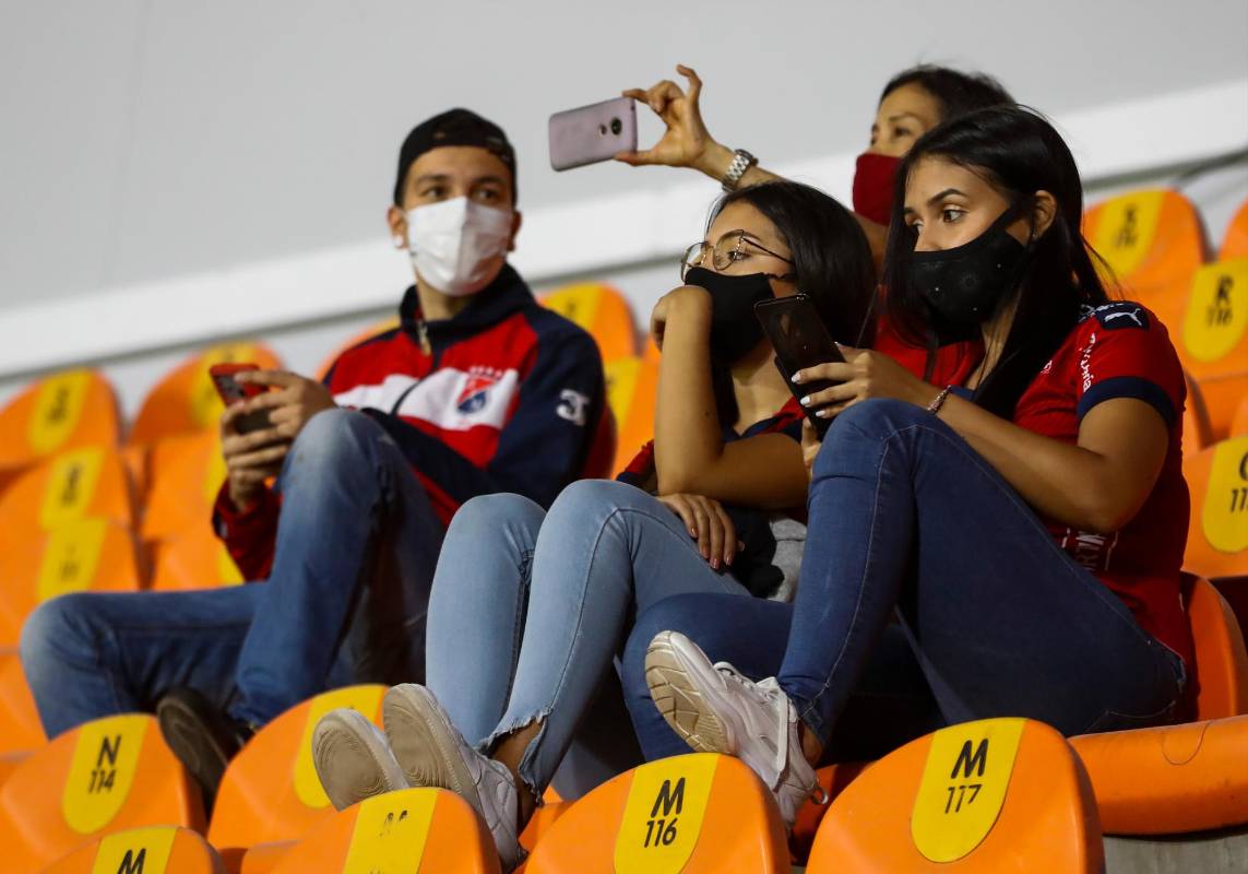 El aforo permitido fueron 3.000 hinchas, distribuidos entre las tribunas de norte y occidente, eso equivale a las entradas permitidas al estadio Atanasio Girardot de Medellín. FOTOS MANUEL SALDARRIAGA