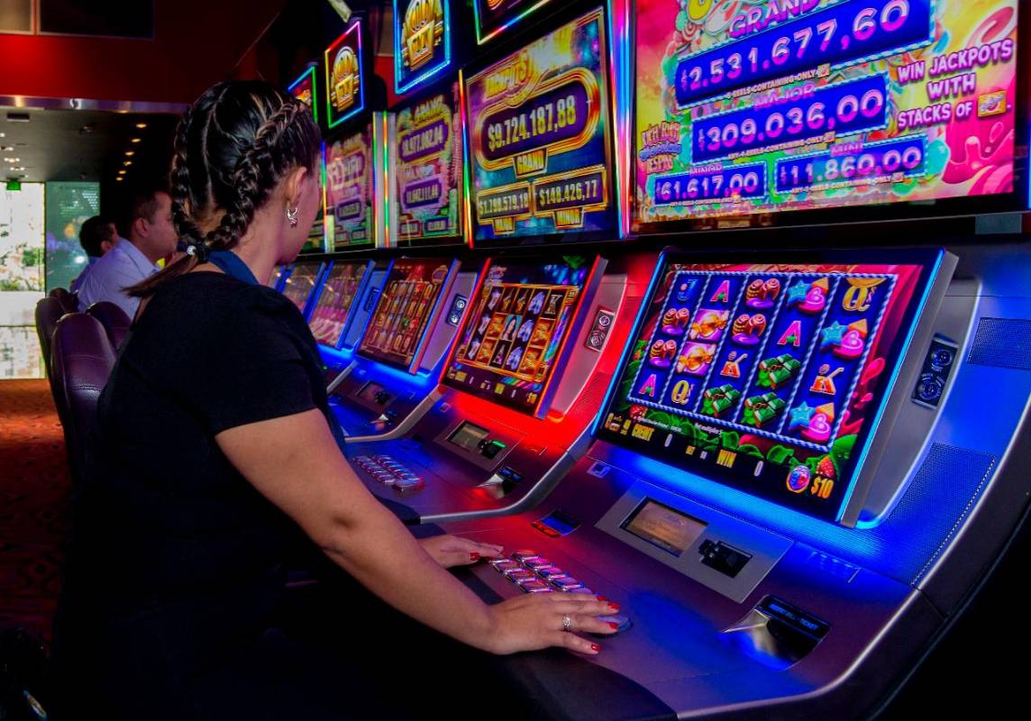 El presidente de Coljuegos, César Augusto Valencia, manifestó que, en el primer trimestre de 2021, el sector registró ventas totales por $3,8 billones, lo que significa un crecimiento de 84 % frente a igual período de 2020, cuando las ventas fueron de $2 billones. FOTO: JUAN ANTONIO SÁNCHEZ