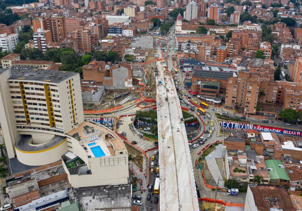 Las obras del Metro ligero de la 80 sigue a buen ritmo. FOTO MANUEL SALDARRIAGA