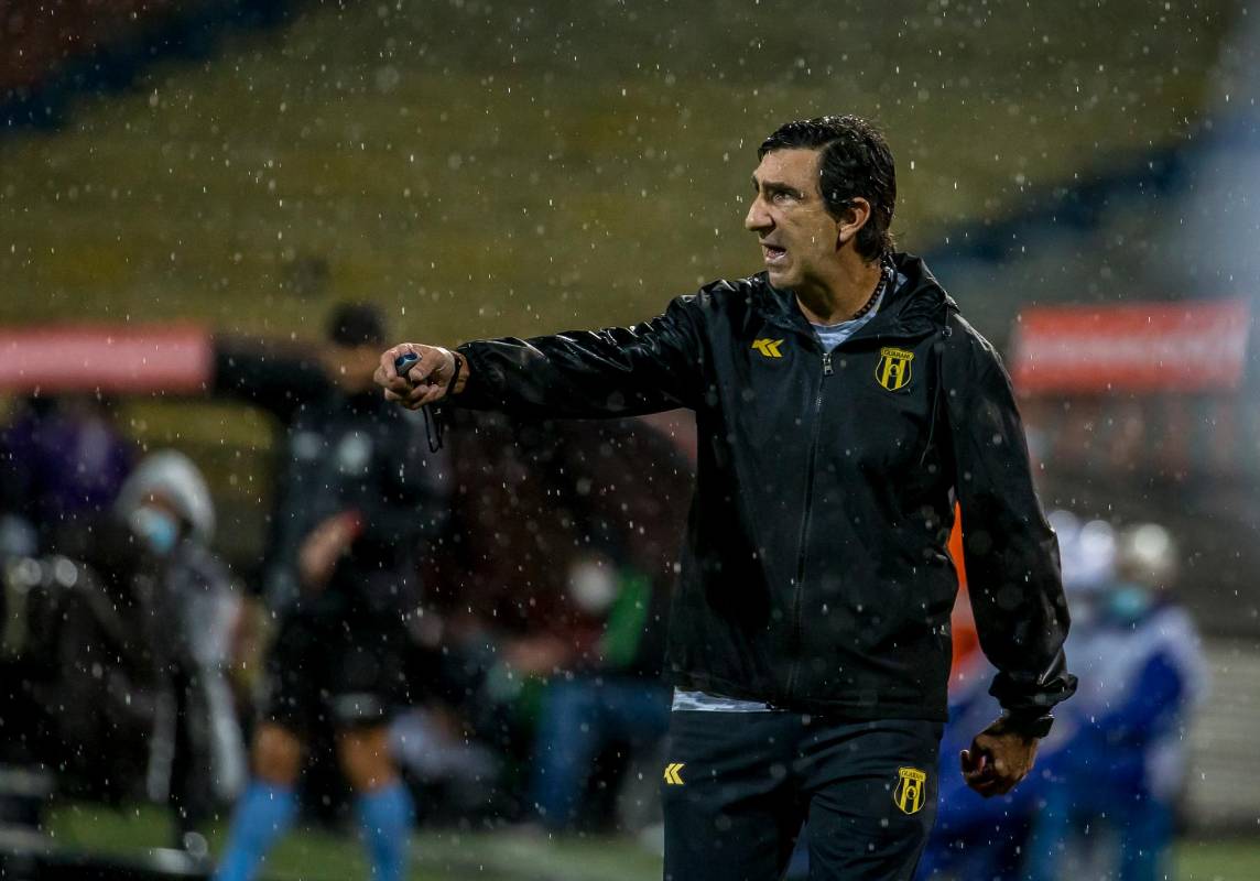 Gustavo Costa, reconoció la derrota y tuvo palabras de elogios para el conjunto paisa. FOTO JUAN ANTONIO SÁNCHEZ OCAMPO 