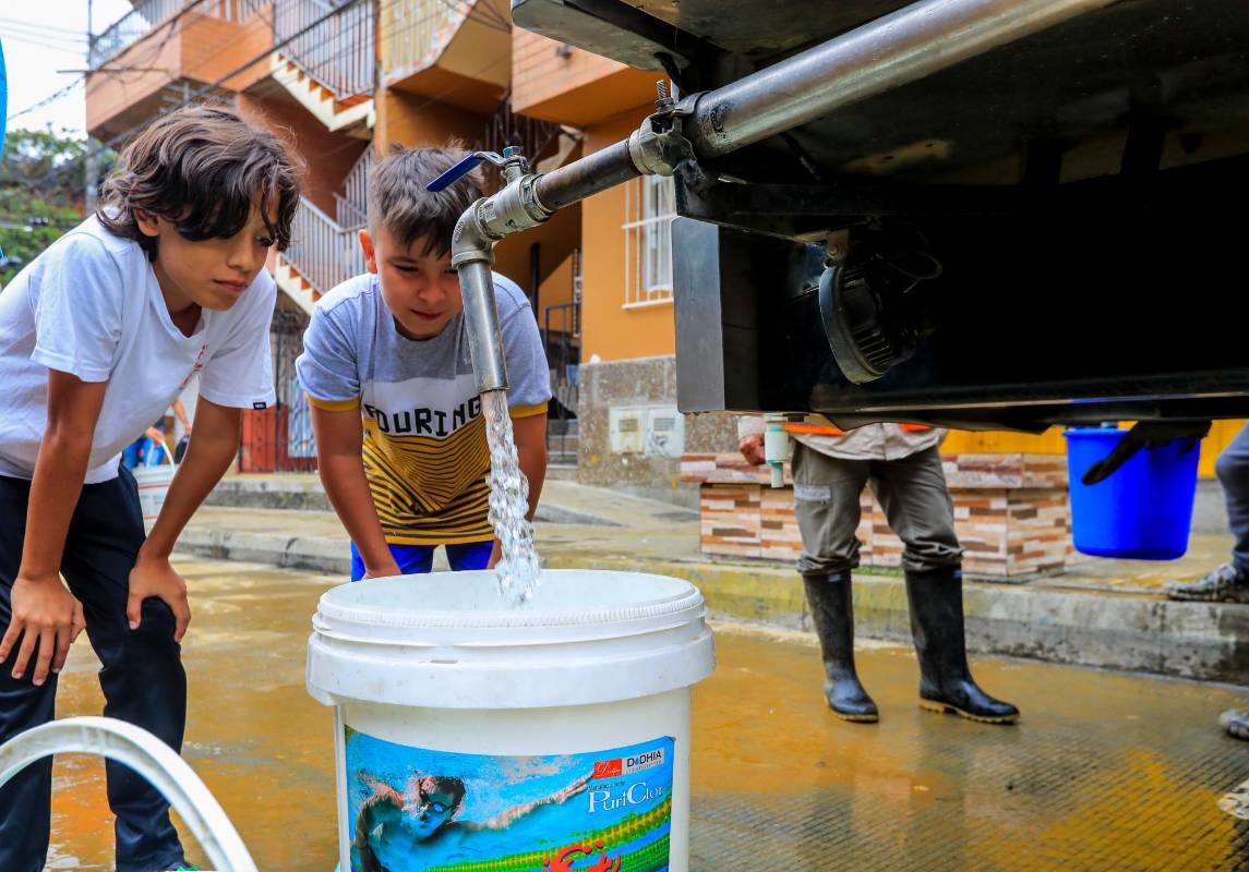 Además de la suspensión del servicio de agua en algunas casas, también hubo afectaciones de enseres y viviendas. FOTO: Jaime Pérez