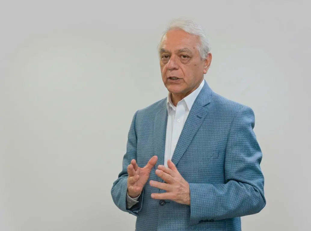 El superintendente de Salud, Bernardo Camacho, posesionó a los nuevos agentes interventores. FOTO CORTESÍA SUPERSALUD