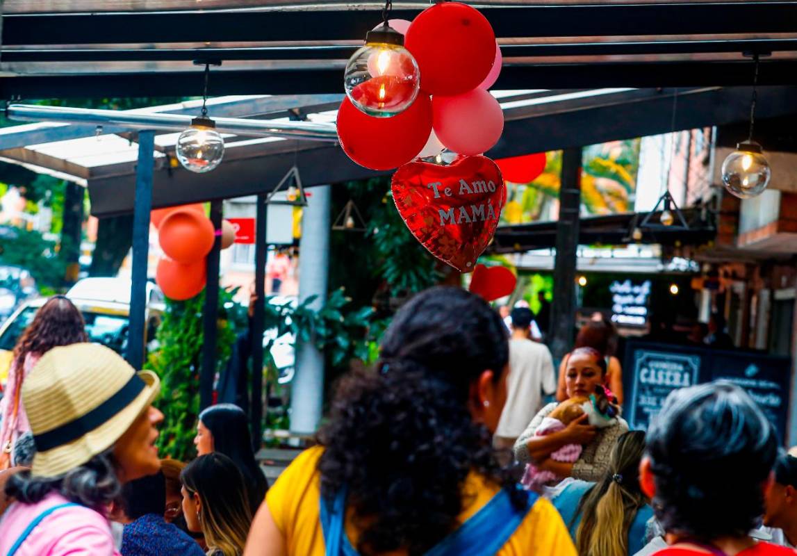 La a Superintendencia de Industria y Comercio invitó a los establecimientos a volver al menú físico. Fenalco espera que en Antioquia el comercio crezca 10%. Foto: Manuel Saldarriaga 