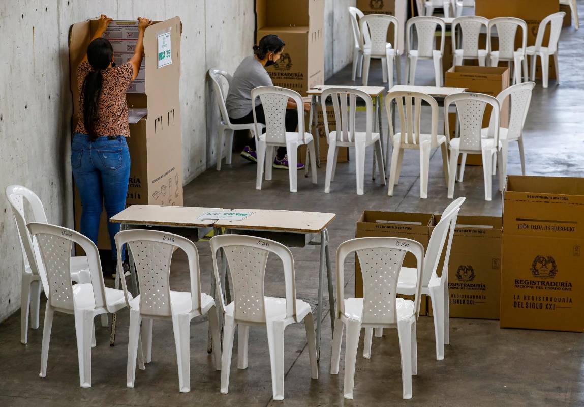 También se puede votar por alguna de las tres consultas presidenciales. Foto: Manuel Saldarriaga Quintero.