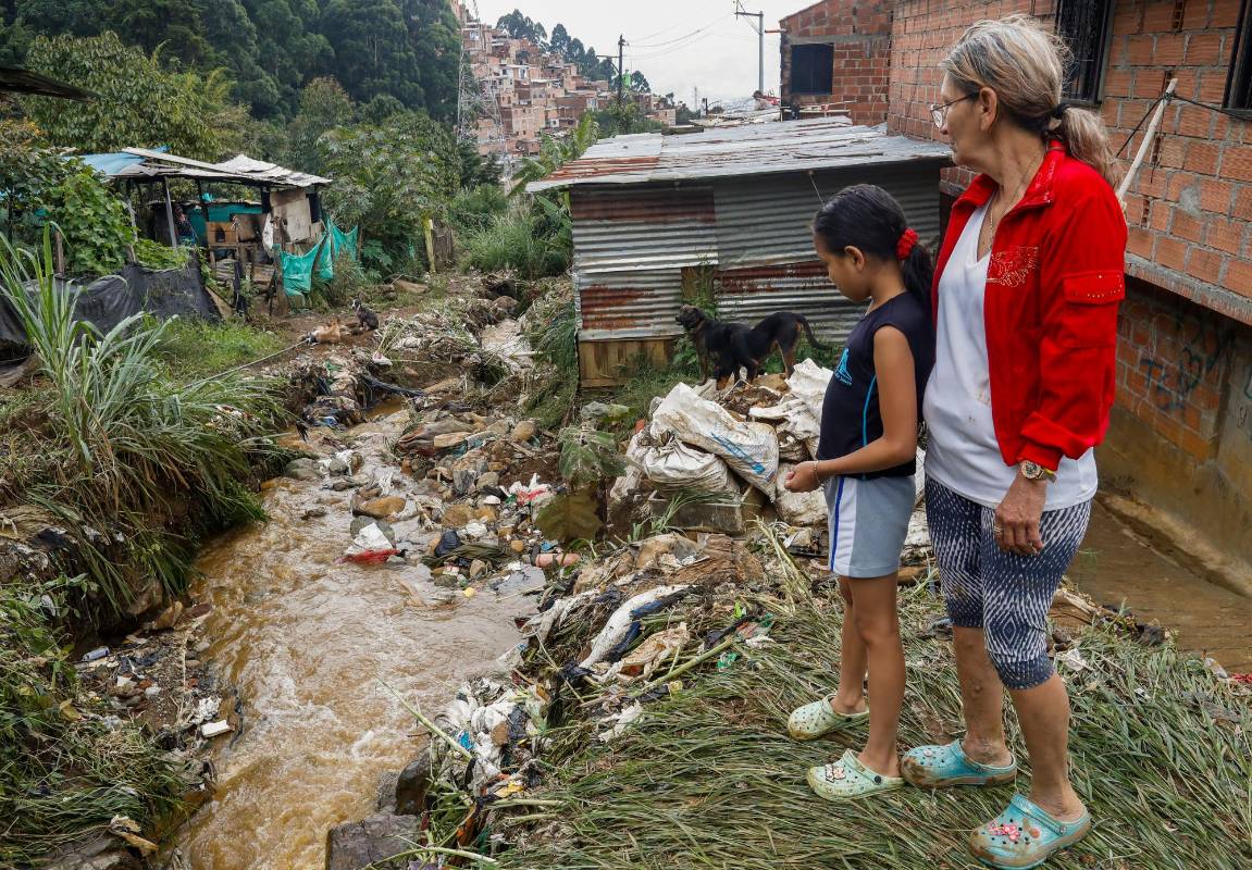  El aguacero afectó casas, inundó vías y tumbó árboles en Medellín y Bello. Foto: Manuel Saldarriaga Quintero.