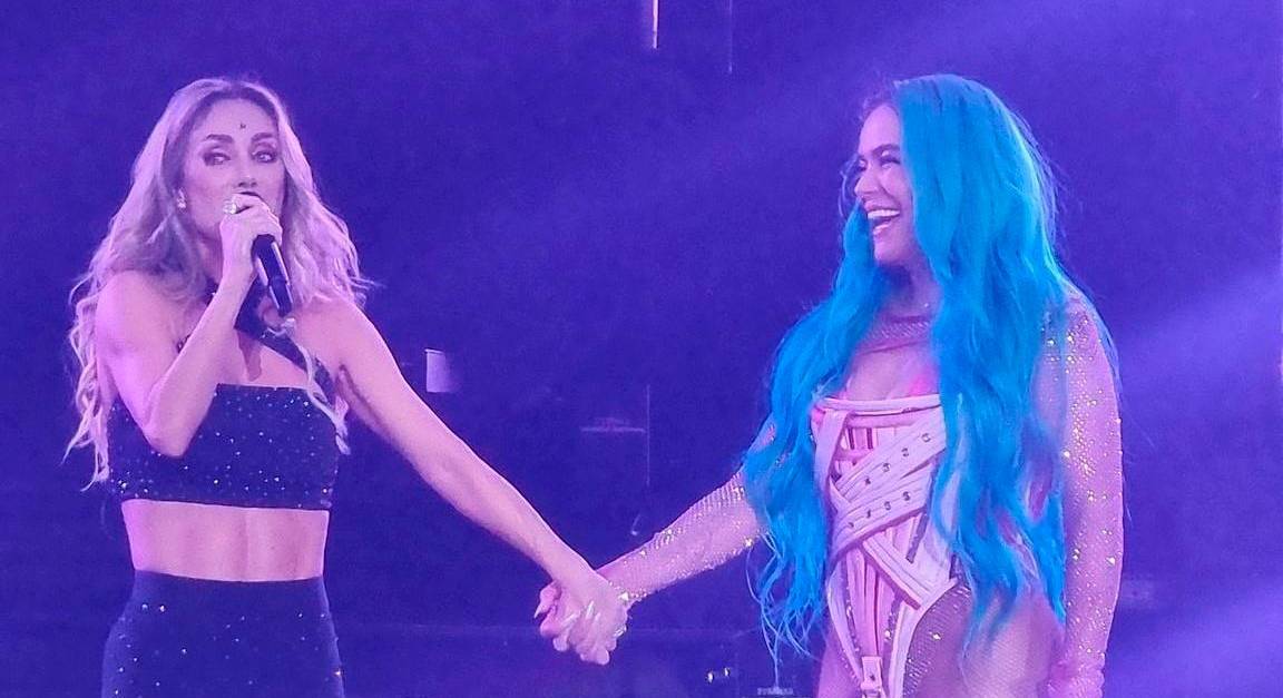 Cumplió su sueño! Karol G cantó “Sálvame” junto Anahí en su gira por México