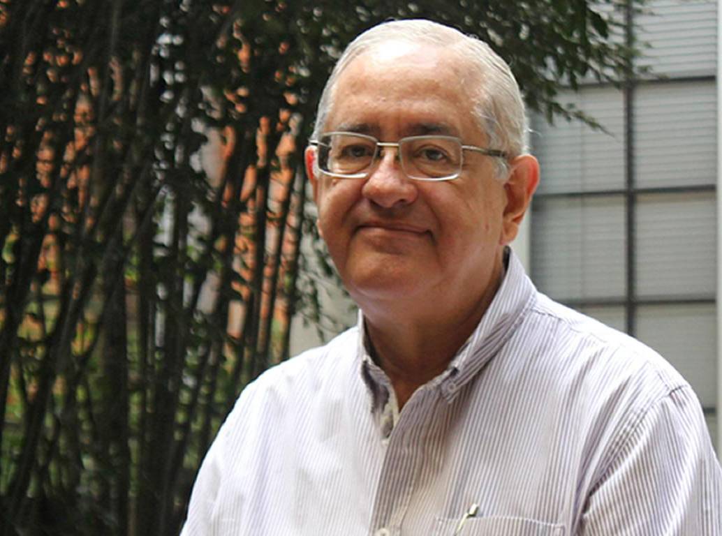 Yepes Londoño ha sido uno de los grandes formadores de músicos de Medellín, ahora es profesor en la universidad Eafit. Foto: Analucía Isaza. 