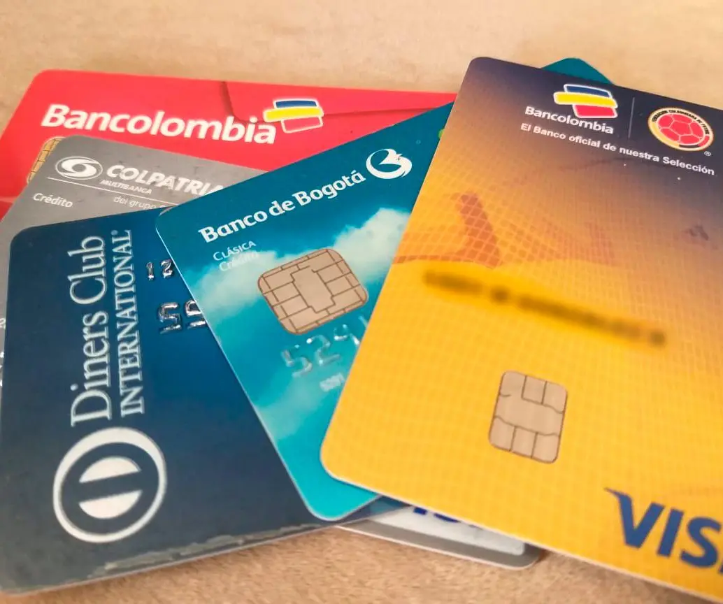 Este atento, pues las compras con tarjeta le saldrán más caras en diciembre con la tasa de usura en 25,02%. FOTO EL COLOMBIANO