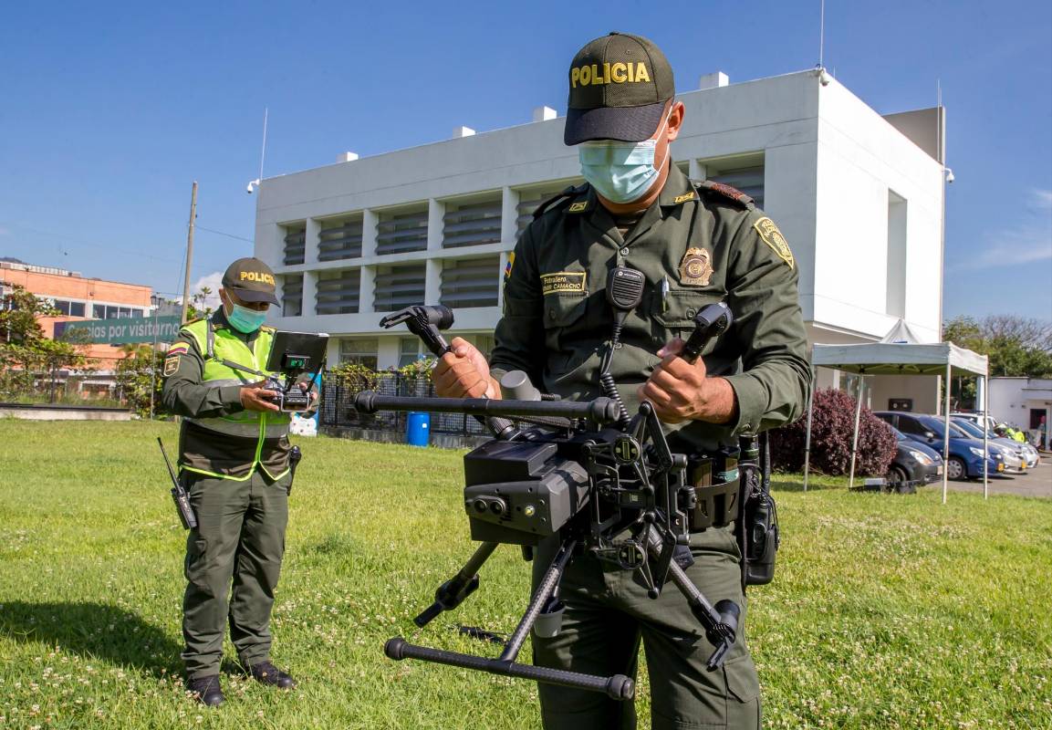 La alcaldía de Envigado decidió alquilar los drones con una empresa experta en este tipo de tecnologías. Foto Juan Antonio Sánchez Ocampo