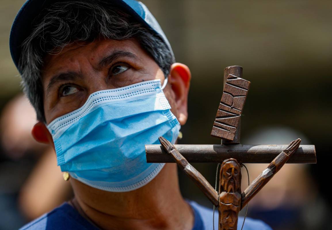 La expectativa entre los católicos era alta debido a que llevaban dos años sin poder realizar la Semana Santa en las calles. Foto: Manuel Saldarriaga Quintero.