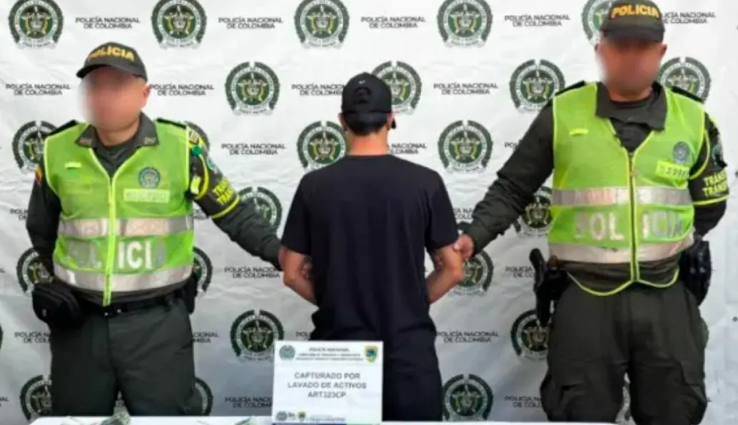 El hombre fue llevado a la URI de Rionegro para judicializarlo por presunto lavado de activos. FOTO: CORTESÍA