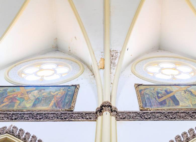 Algunos de los cuadros que podrían resultar afectados por la humedad. Foto: Andrés Camilo Suárez Echeverry